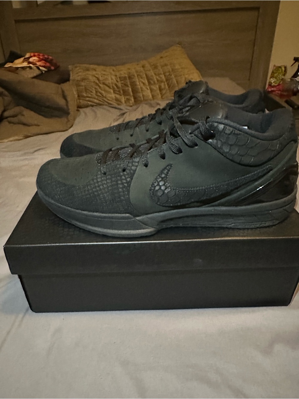 Kobe 4 Gift of Mambas - Picture 2 of 6